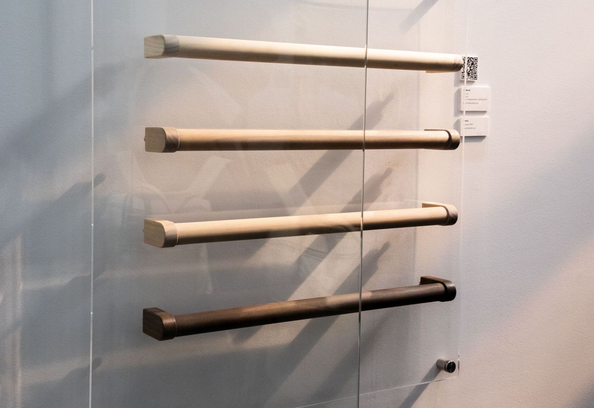 Con Duscholux Air Wood, invece, vetro e legno naturale convivono nella zona doccia. Qual è il valore di questa combinazione? Con Duscholux Air Wood, invece, vetro e legno naturale convivono nella zona doccia. Qual è il valore di questa combinazione?