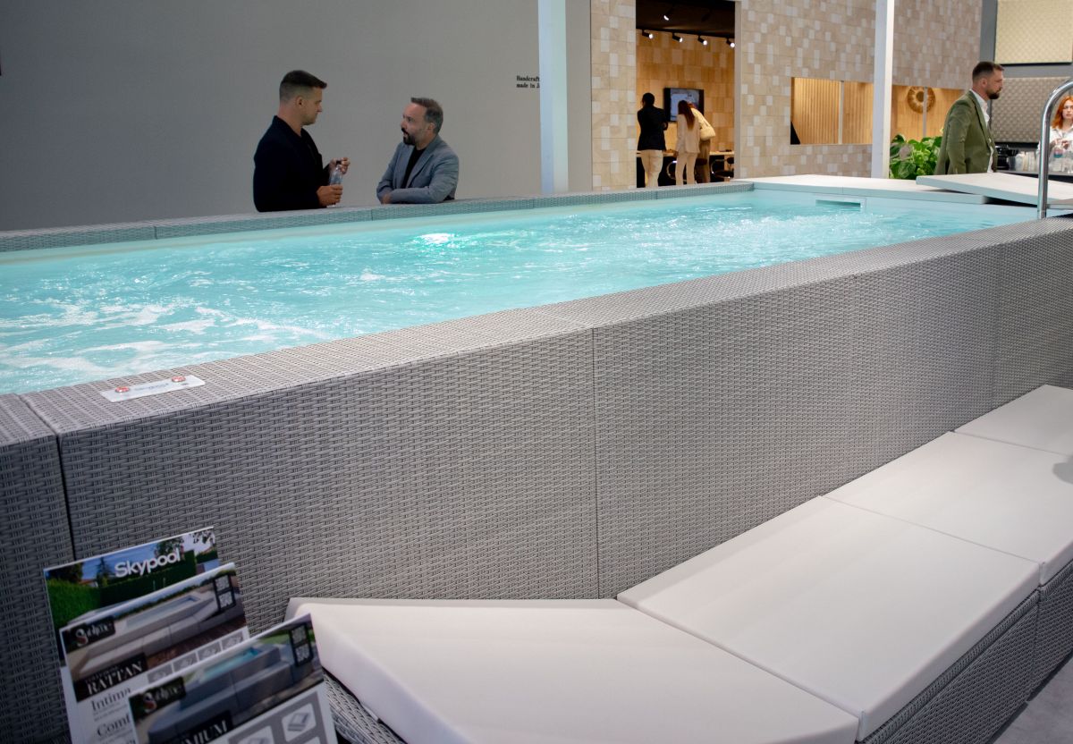 La piscina fuori terra entra nel progetto della casa La piscina fuori terra entra nel progetto della casa