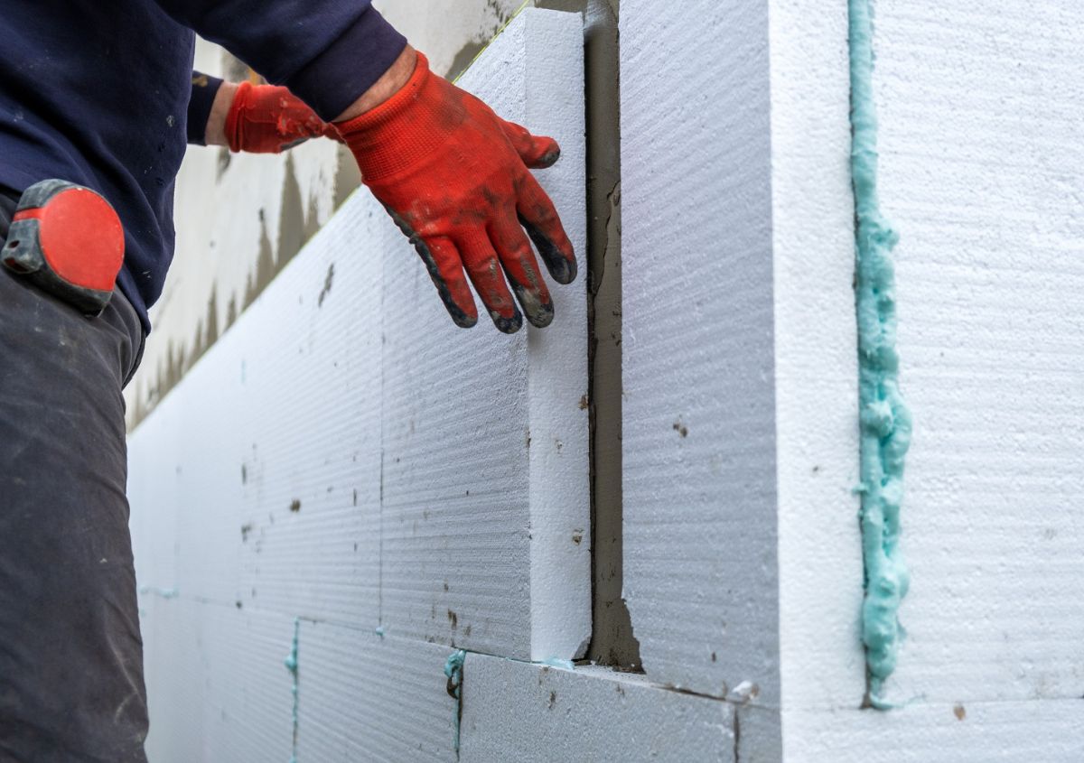 Dall’APE ai consumi reali, fino al progetto di riqualificazione dell’edificio Dall’APE ai consumi reali, fino al progetto di riqualificazione dell’edificio